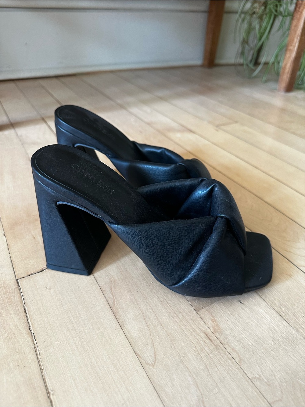 Knotted Black Leather Block Heel Mules